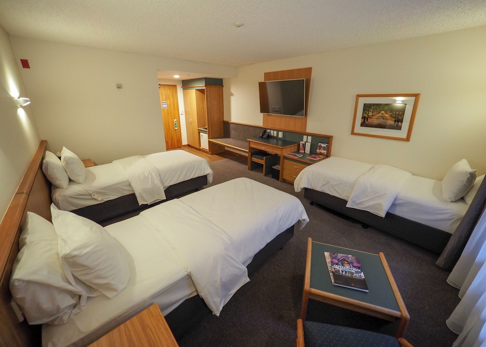 Swiss-Belresort and Villas Coronet Peak 17/65