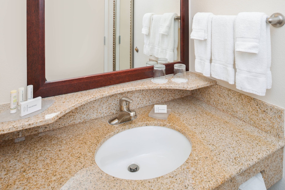 SpringHill Suites Lancaster Palmdale 8/34