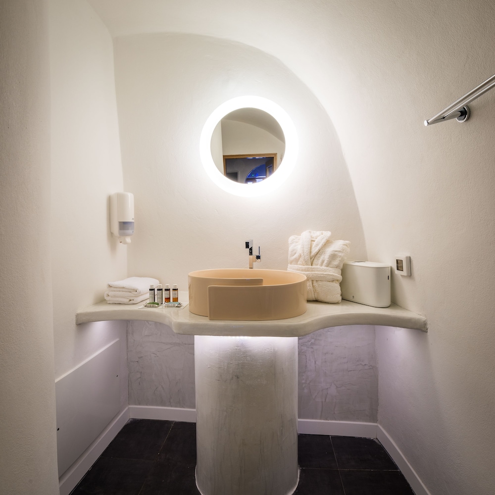 Elite Luxury Suites 48/50