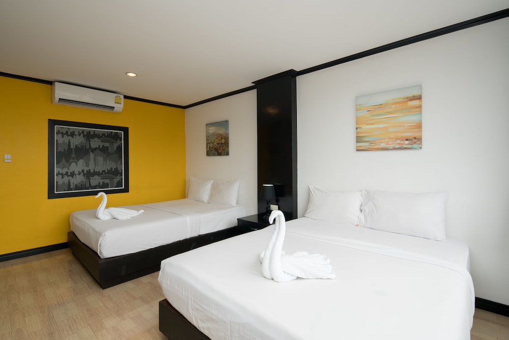 Royal Beach Residence 18/50
