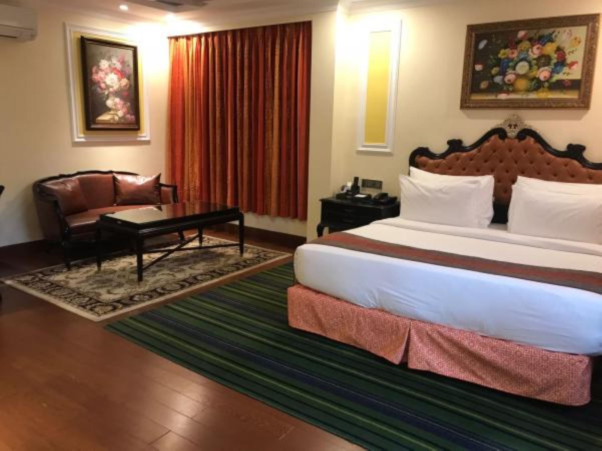 EXECUTIVE, SUITE