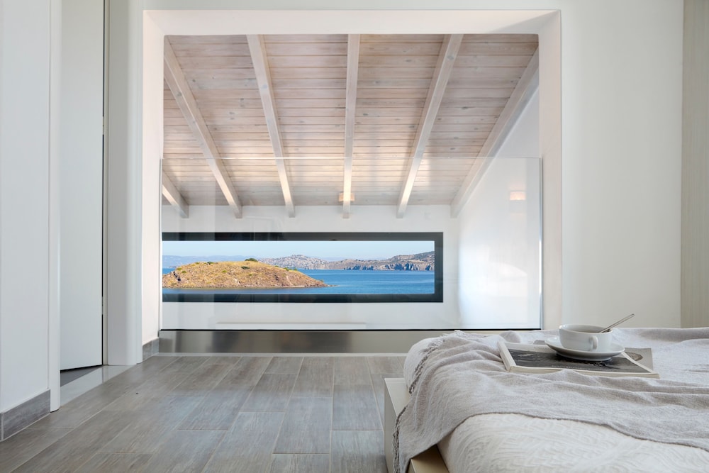 Eleia Seafront Villas 12/50