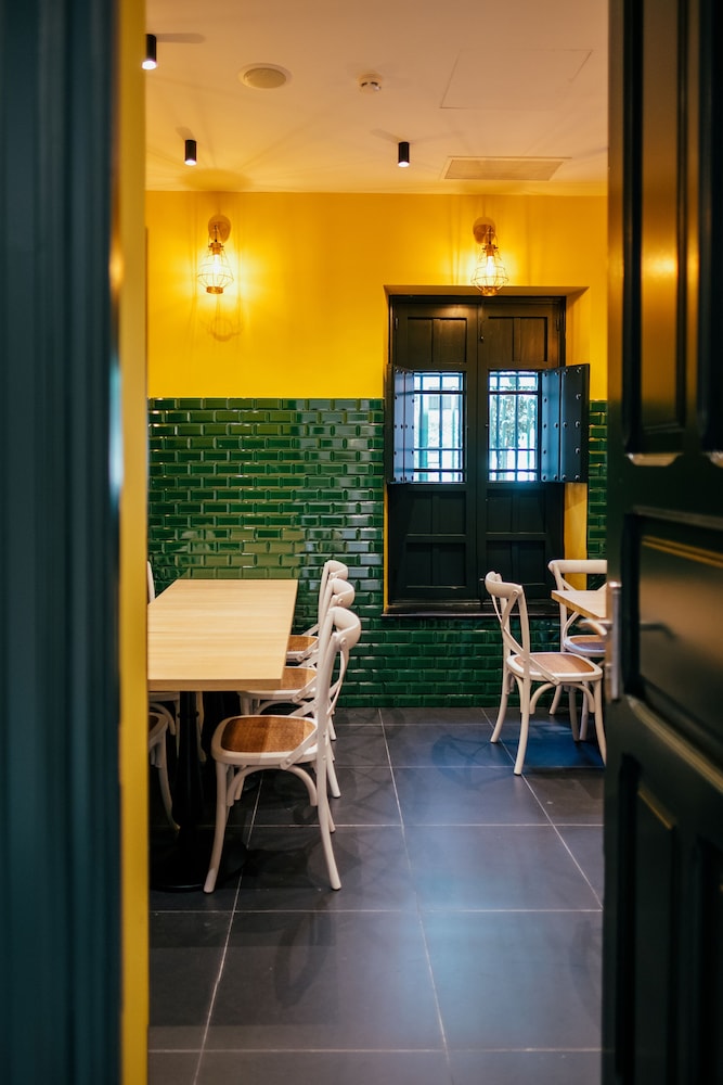Hotel Cetina Sevilla 42/69