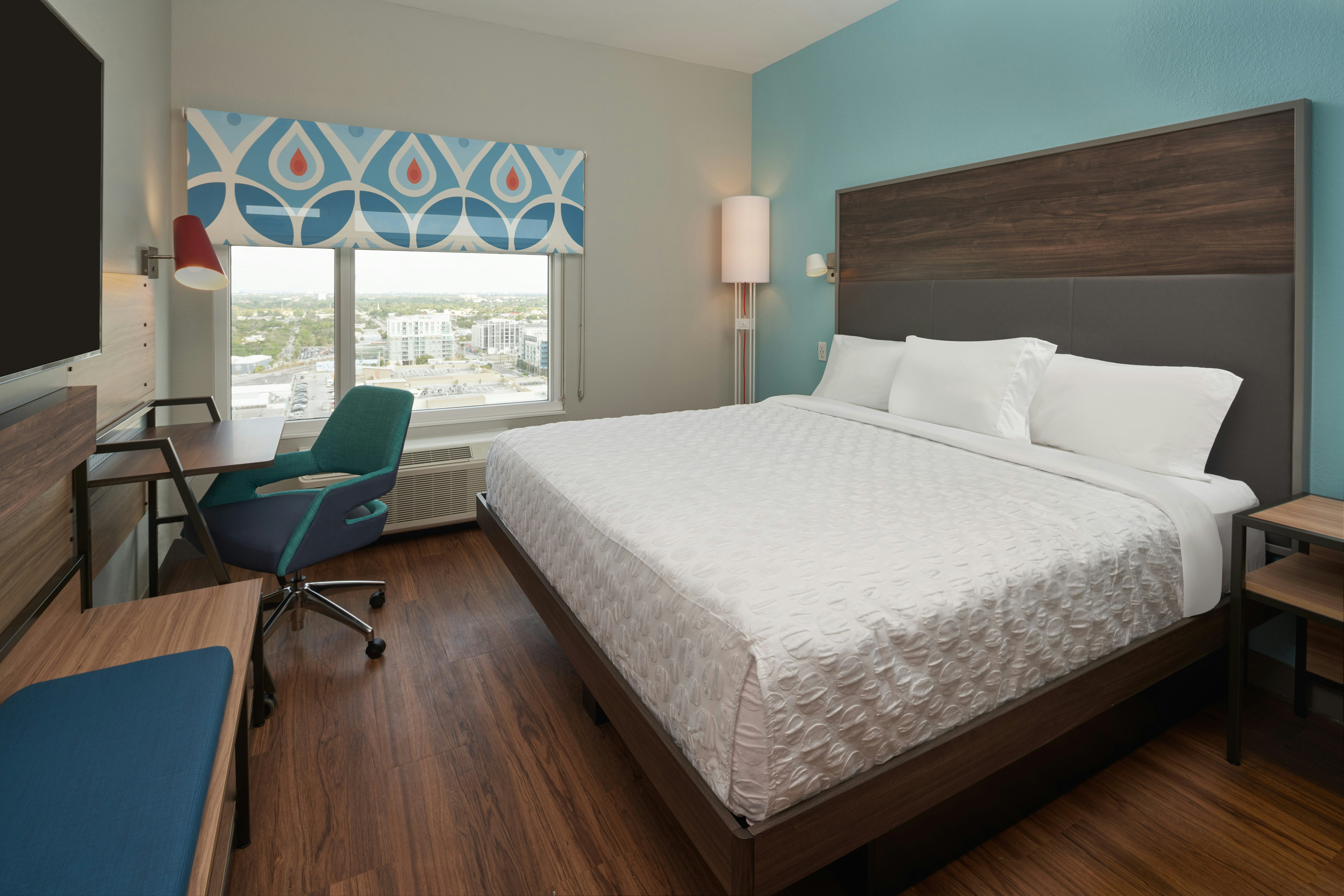 ROOM, KING BED