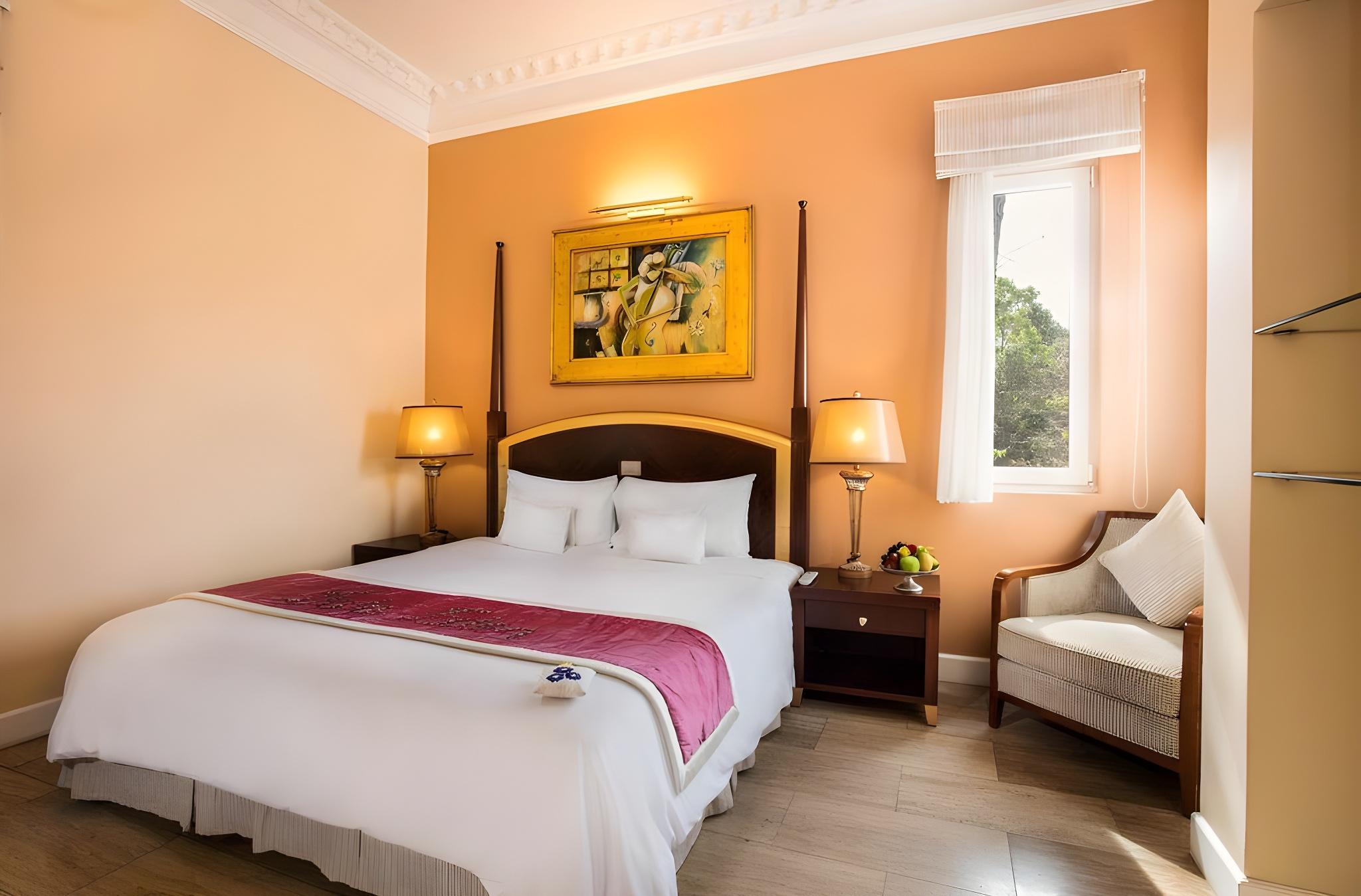 Eden, Family, Suite, 1 King and 1 Single Beds, Garden View