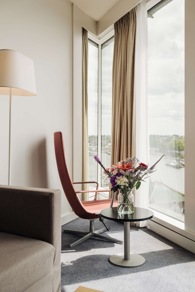 Doubletree By Hilton Amsterdam Centraal Station 87/88