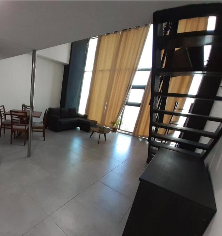 Innfiniti Hotel Suites 22/42