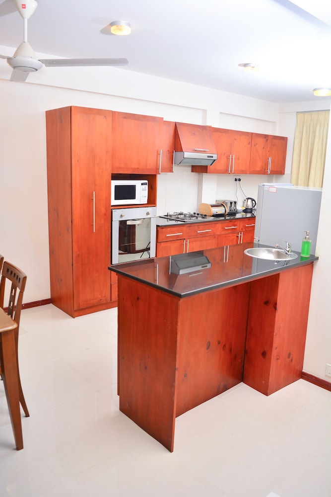 Unique Towers Luxury Boutique Suites 72/76