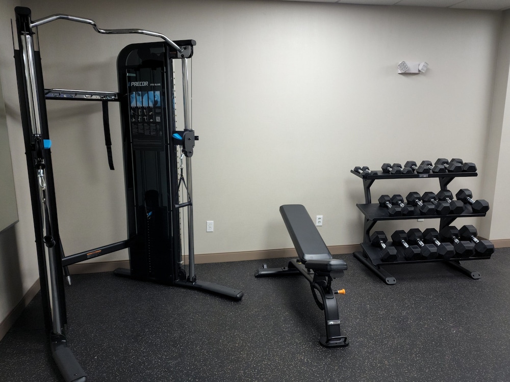 La Quinta Inn and Suites by Wyndham Lake George 17/50