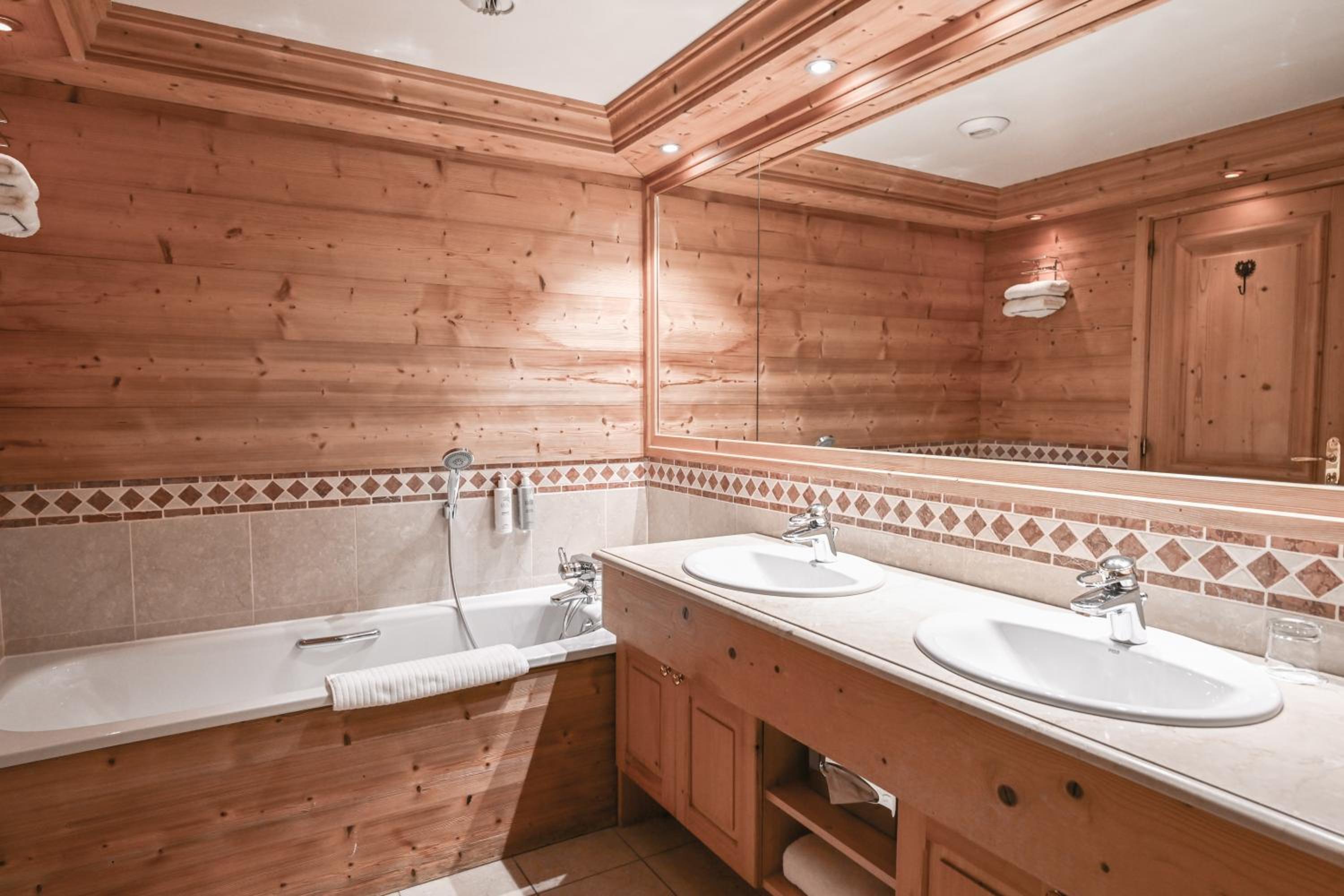 Junior Suite, Village View