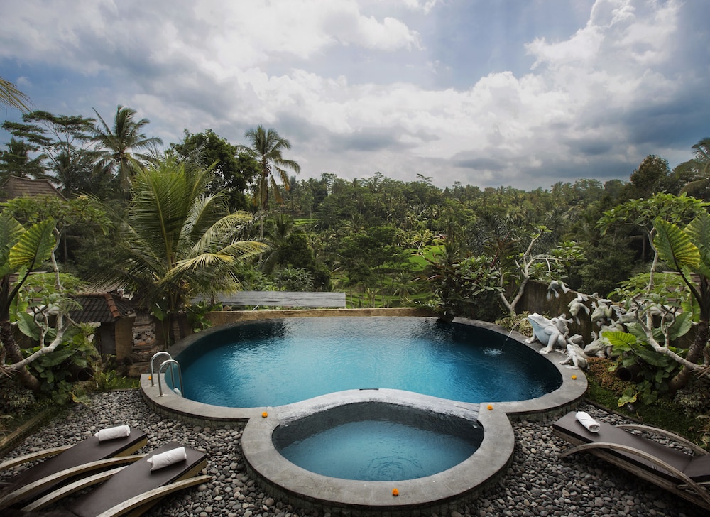 PONDOK SEBATU VILLA 3/73