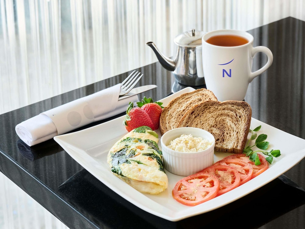 Novotel Toronto North York 62/72