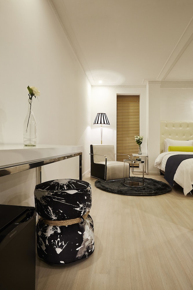 URBAN ISLAND HOTEL 19/28