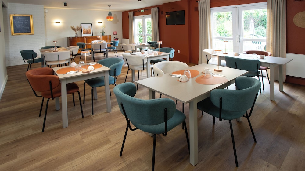 restaurant cafeteria