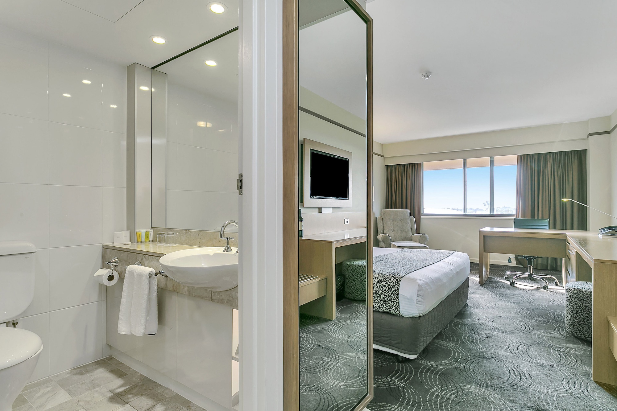 غرفة سوبيريور بسرير كينج بإطلالة على المتنزه، Stamford Plaza Adelaide 7/7