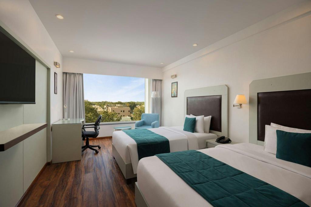 Green, Guest Room, Twin Beds, Partial View
