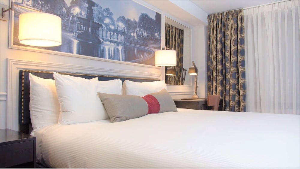 Hotel AKA Nomad 23/66