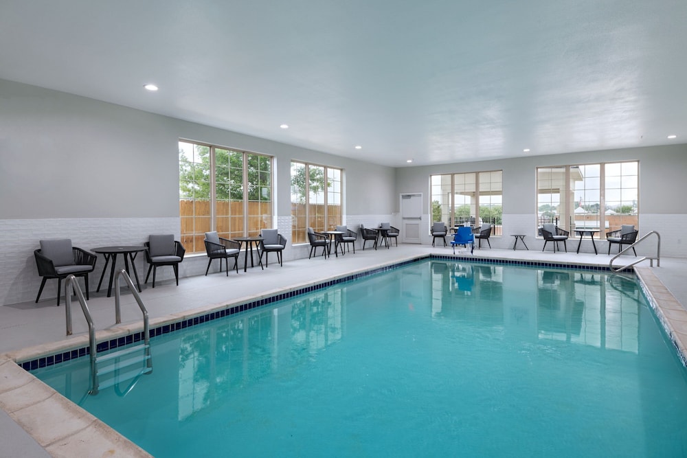 Woodland Suites (ex. Candlewood Suites Weatherford) 11/35