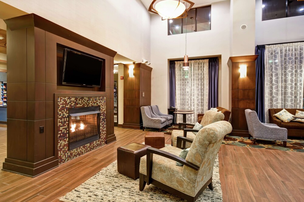 Hampton Inn Suites Detroit Canton 54/89