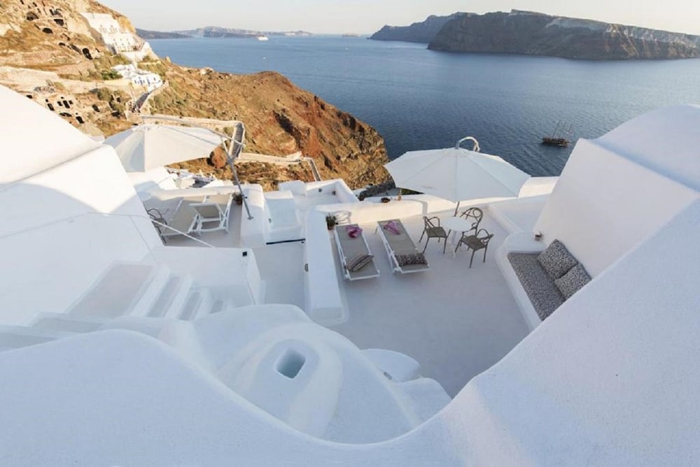 The Architect's Cave House 26/30
