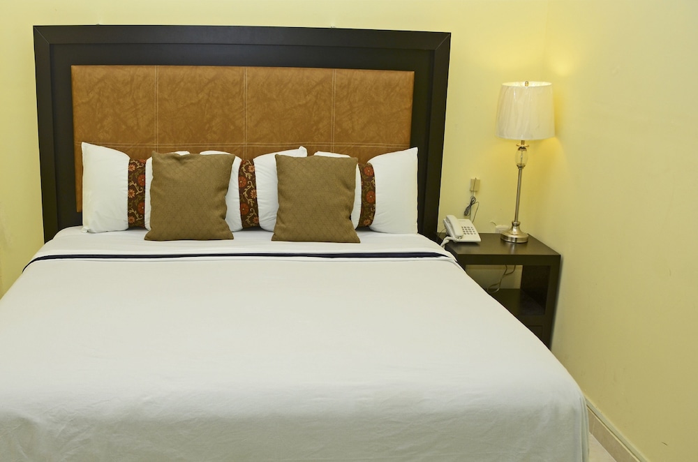 Hotel Esmeralda's 12/31