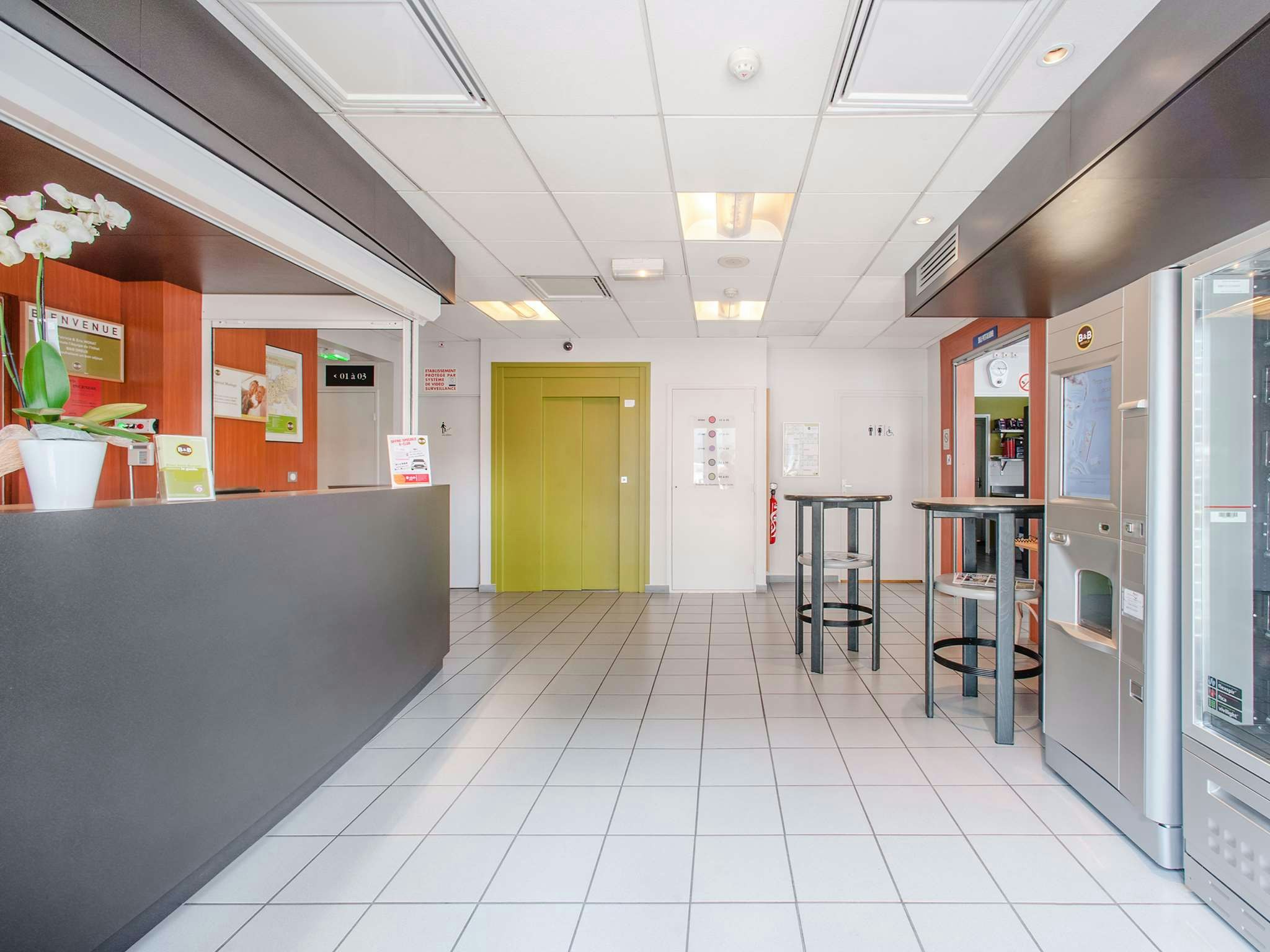 Lobby at B&B HOTEL Dreux Centre, DREUX