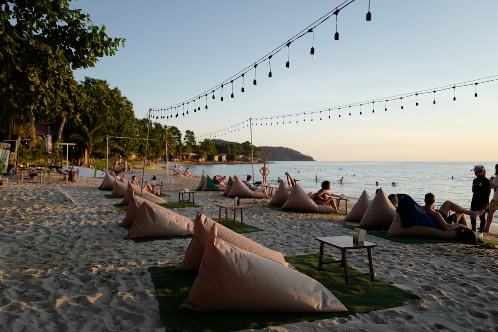 Nature Beach Resort 63/70