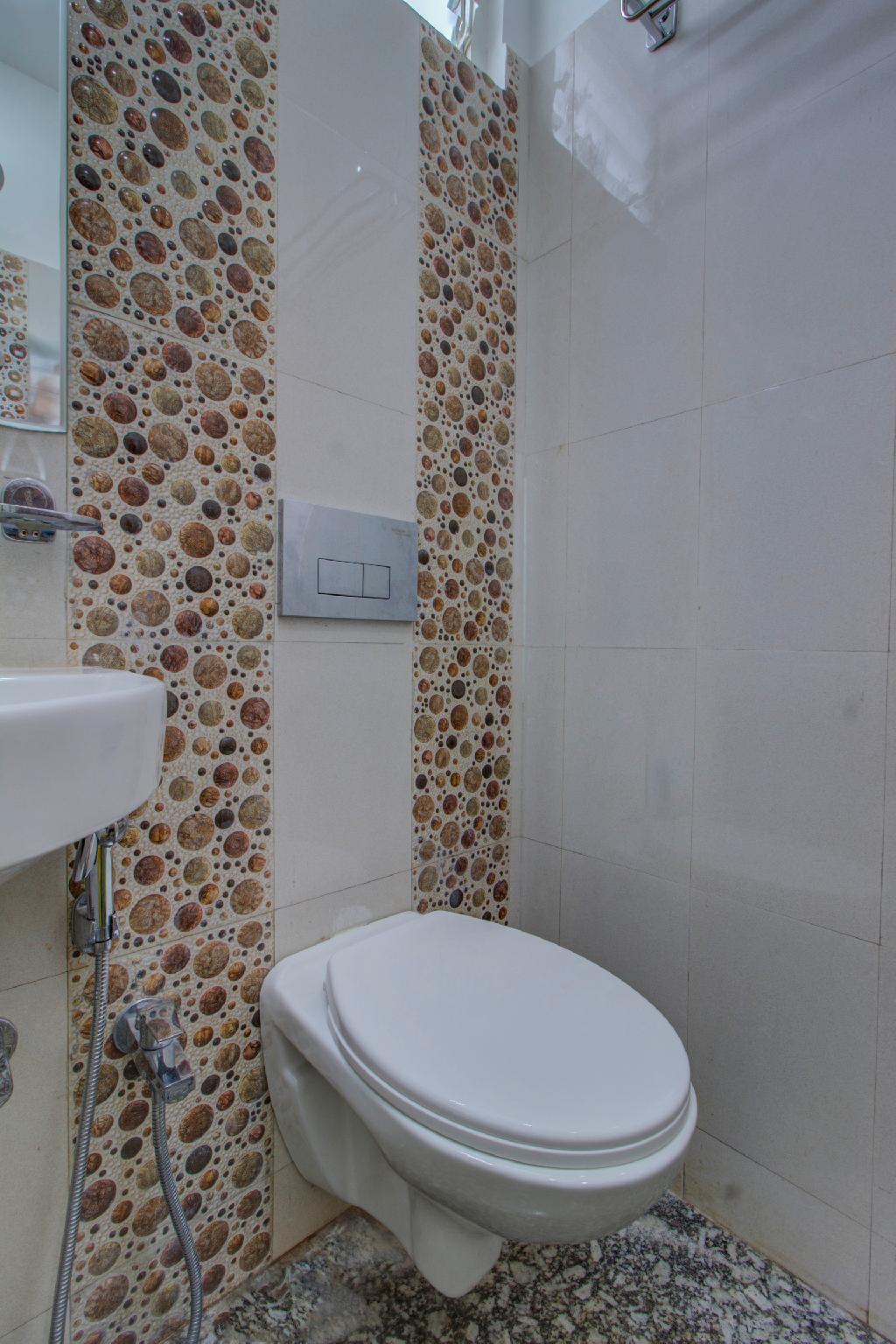 Oyo 16871 Anant Home Stay 18/18
