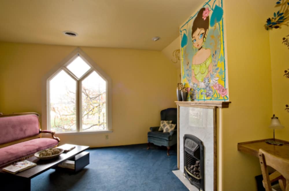 Queen Anne Bed And Breakfast 46/70