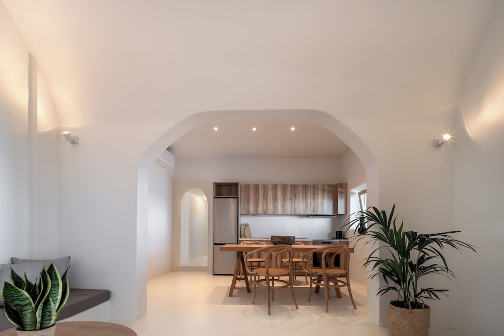 Colombo’s Beachfront 33/61