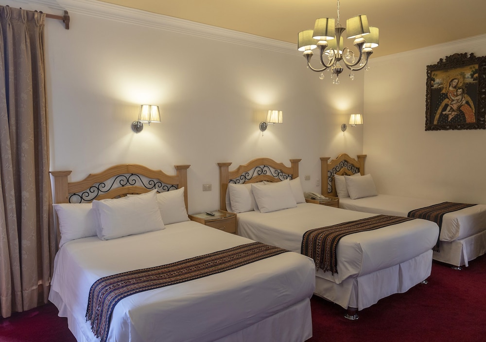 Hotel Rojas 30/68