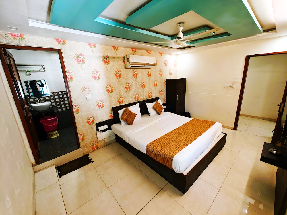 HOTEL SADHBHAV 29/49