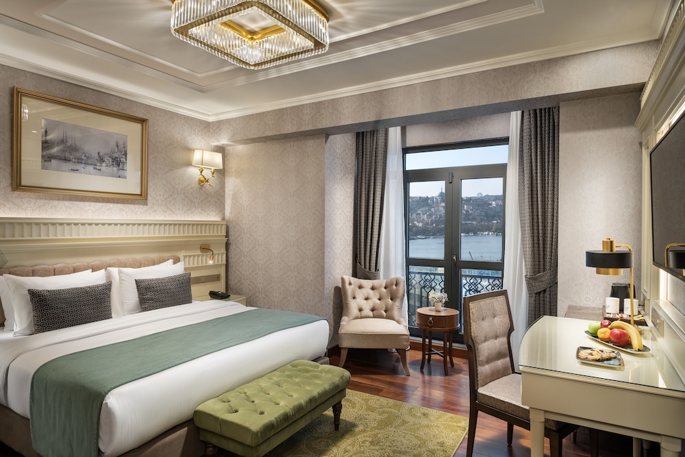 DELUXE, DOUBLE BED, SEA VIEW
