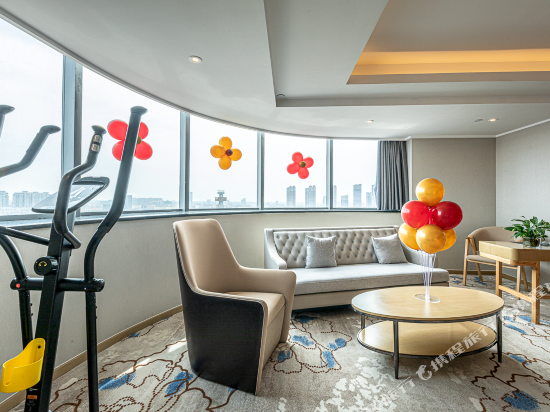 Metropolo Jinjiang Hotels (Fengxian Jinjiang Building) 18/24