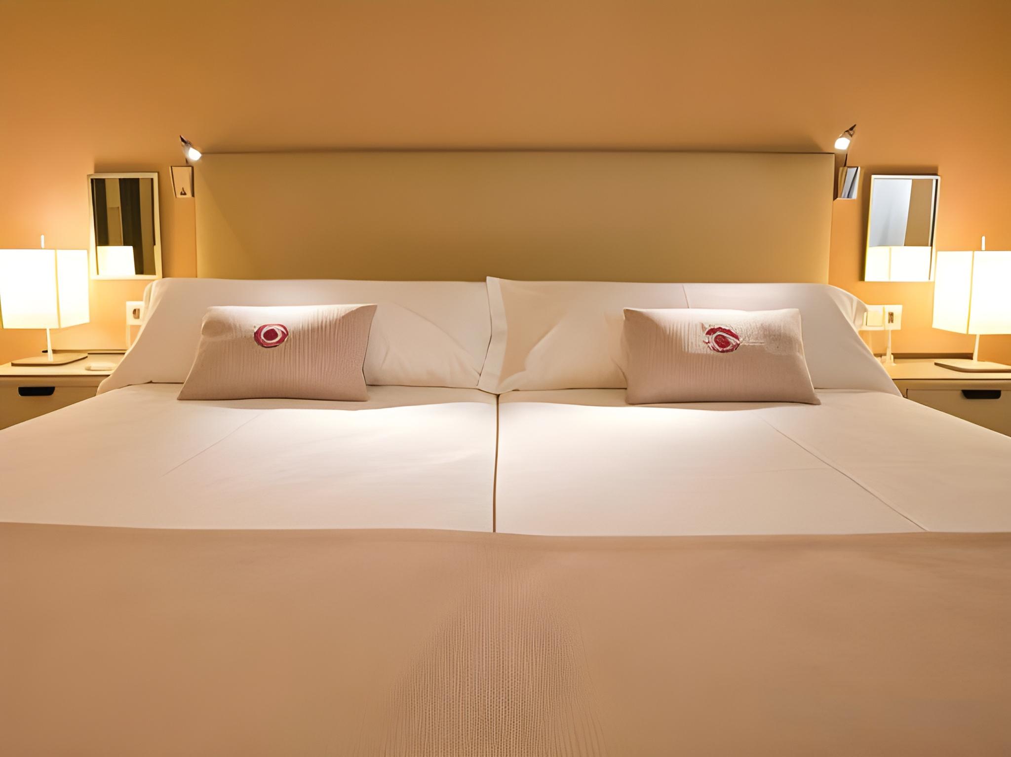 Economy, King and Twin Beds
