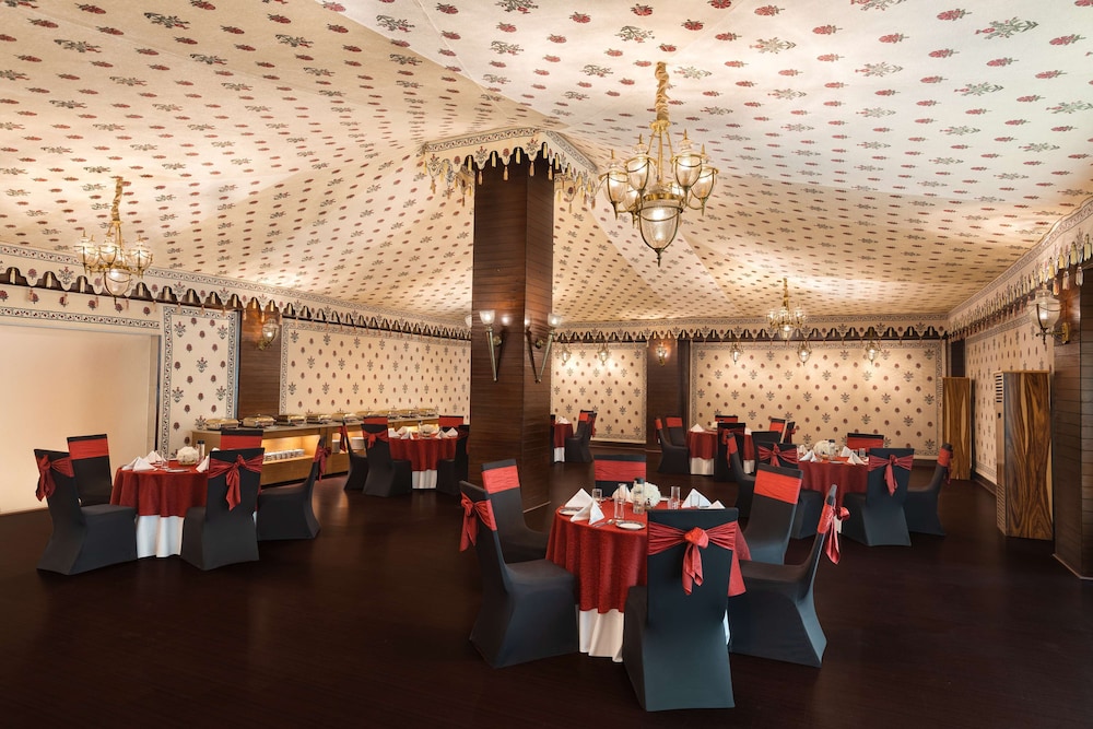 RADISSON JAIPUR CITY CENTER 63/68