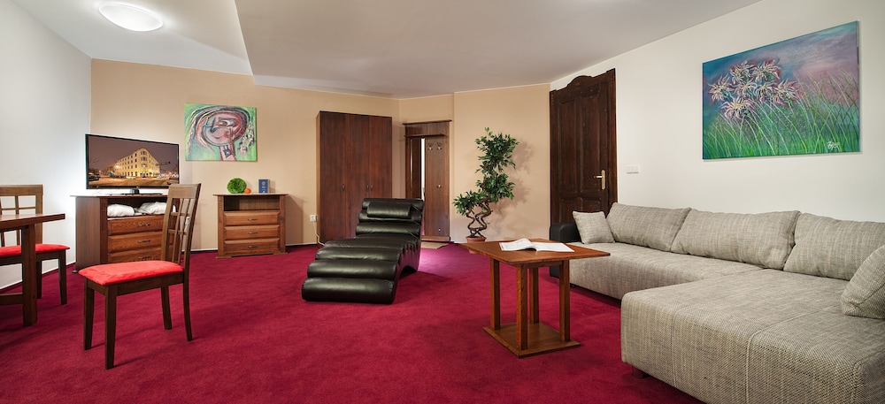 Brioni Boutique Hotel 55/75