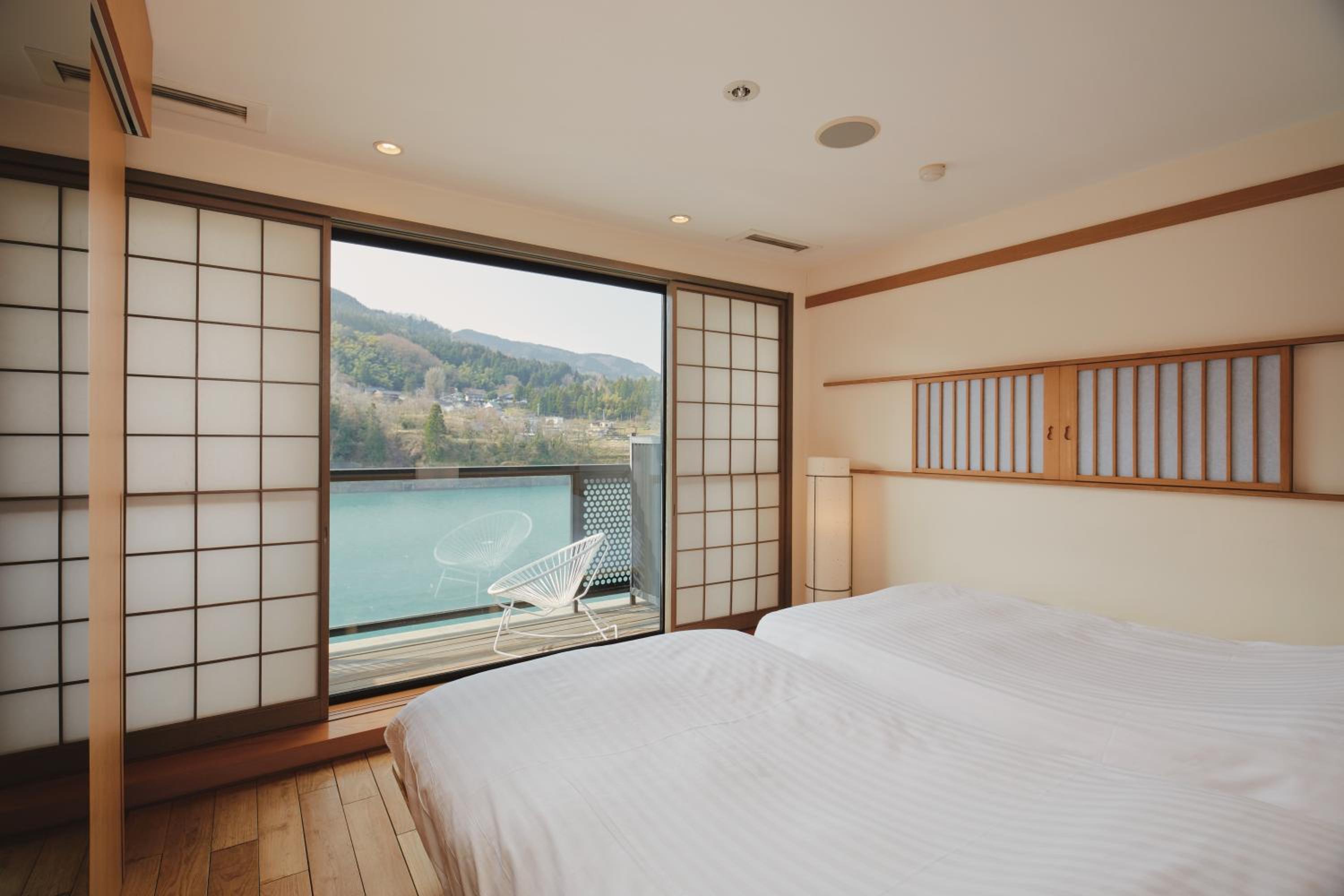 Japanese Western, Deluxe, River Retreat Garaku 2/2