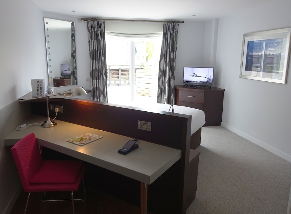 Bermondsey Square Hotel 42/50