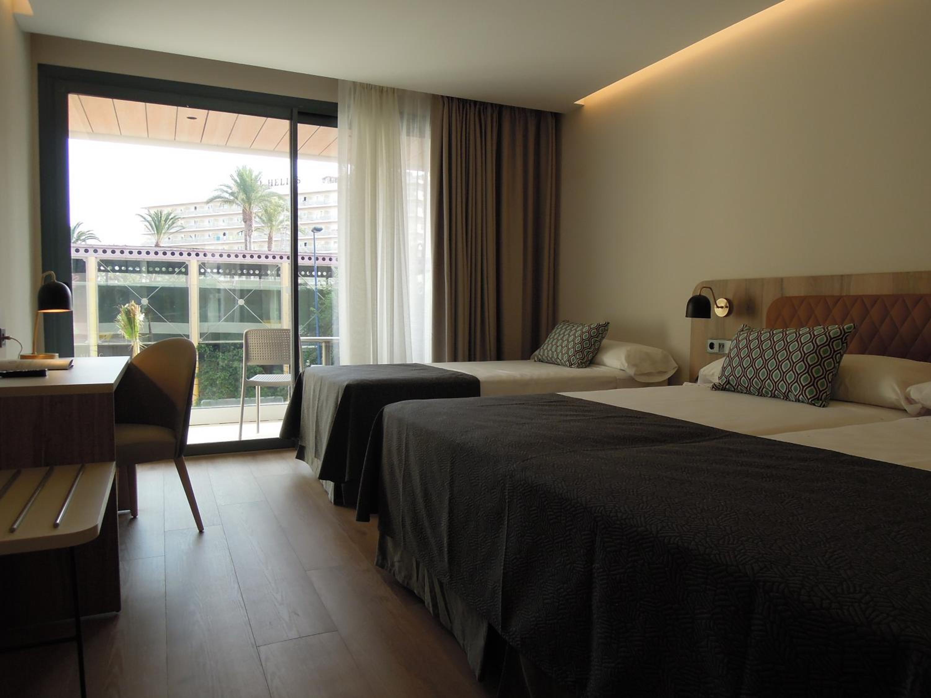 Room, Triple, City View