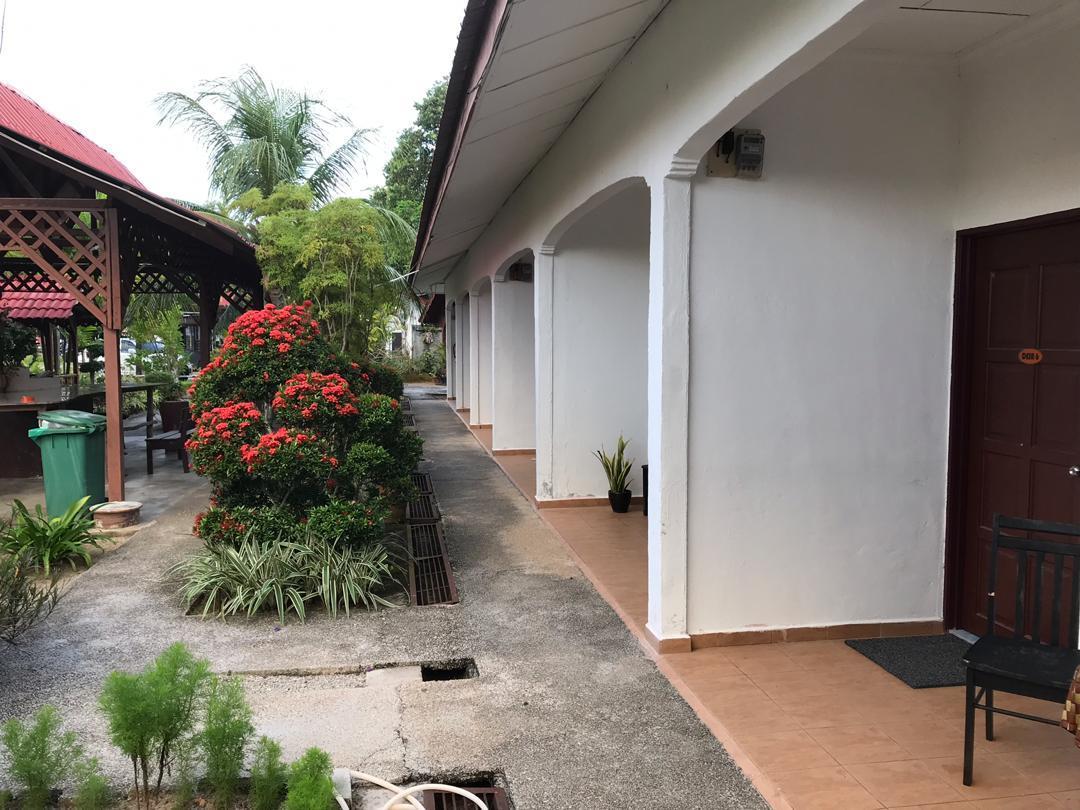 Desa Motel 42/43