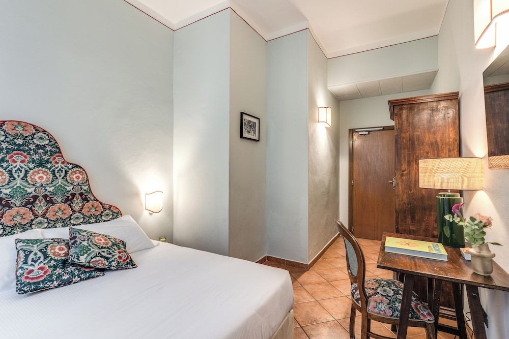 STANDARD, DOUBLE OR TWIN BED