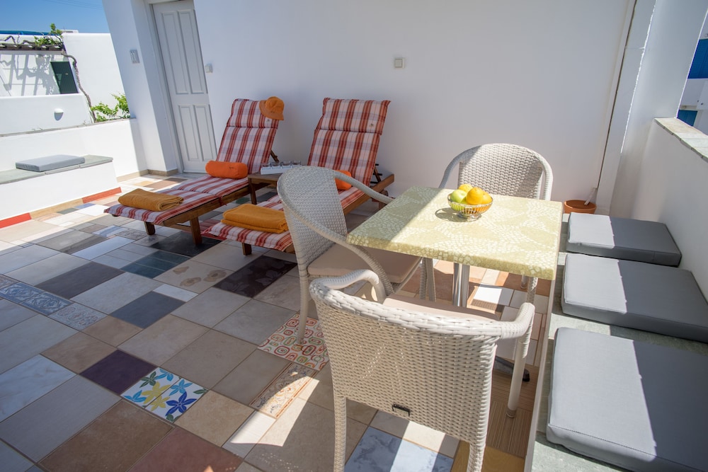 Hotel Cyclades 52/61