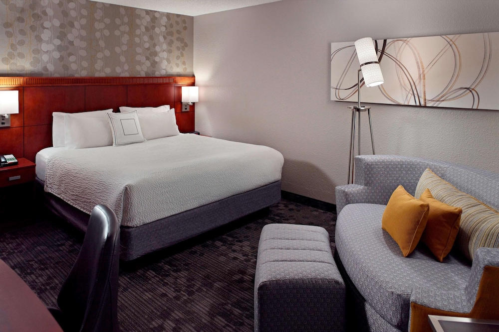 DELUXE, KING BED, SOFA