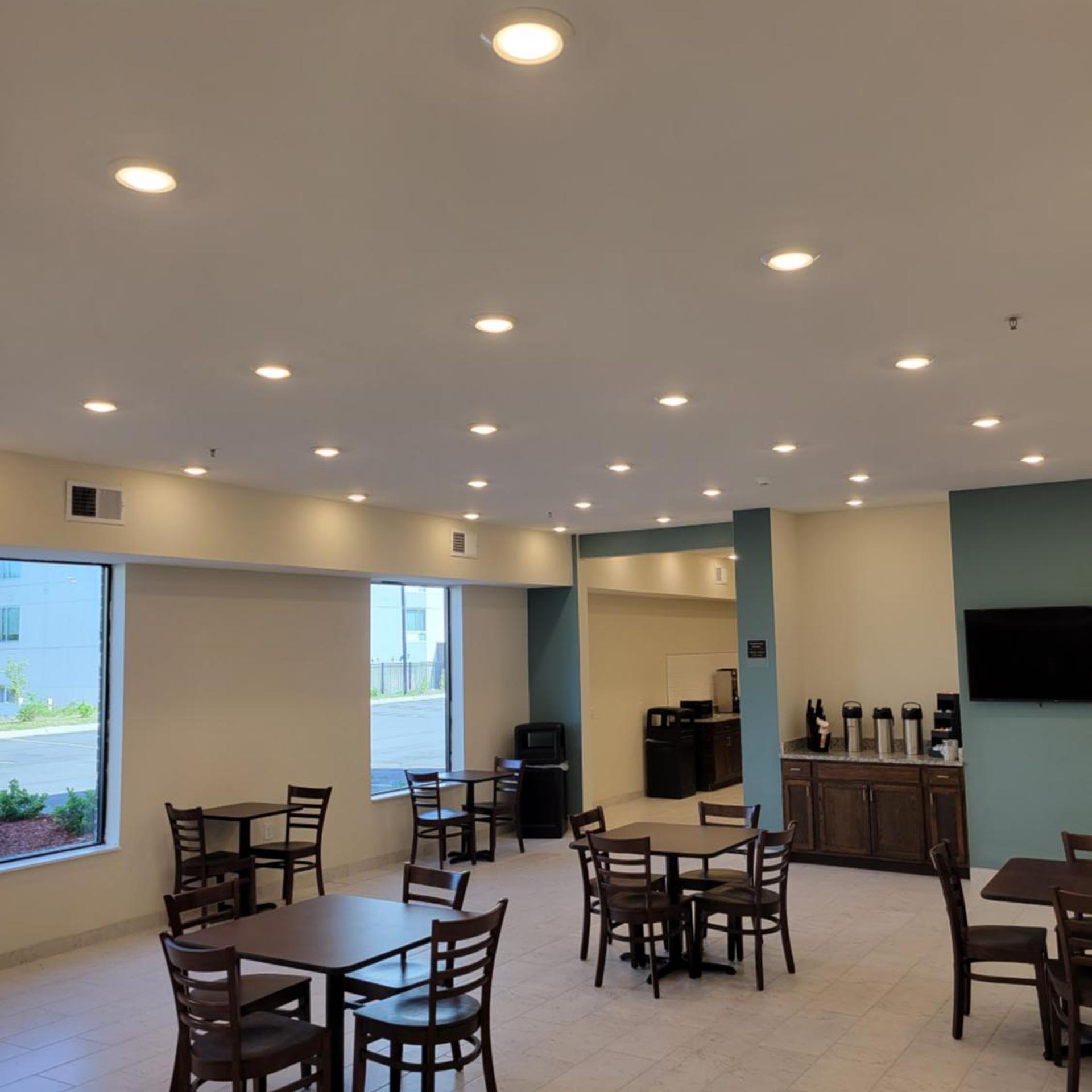 Sleep Inn and Suites Coliseum Area 13/22