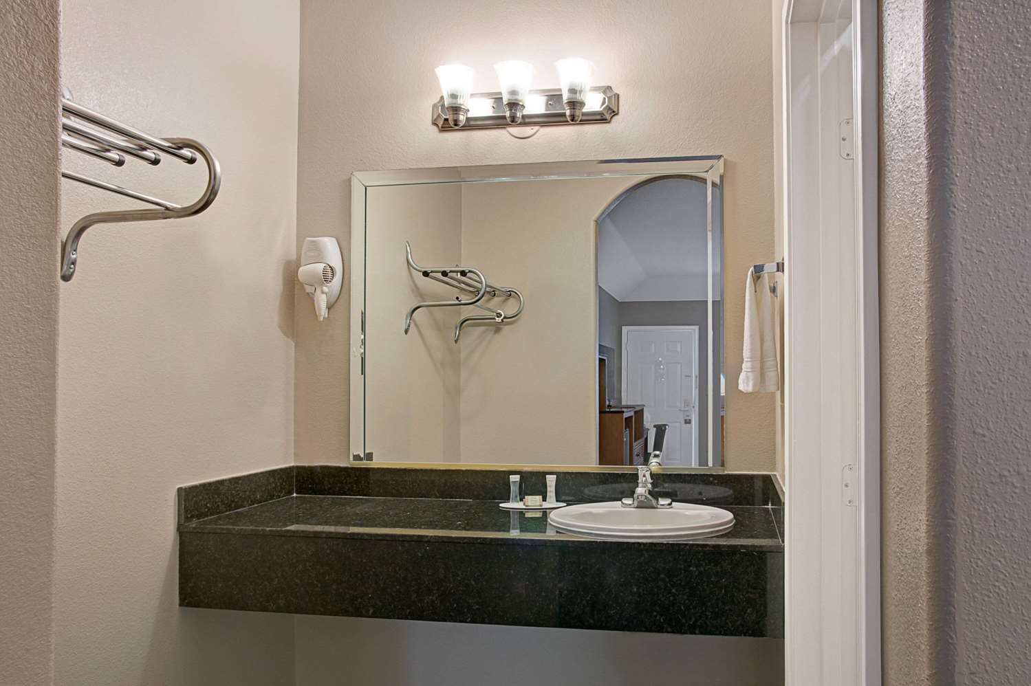 Quality Inn Montgomery - Lake Conroe 5/12