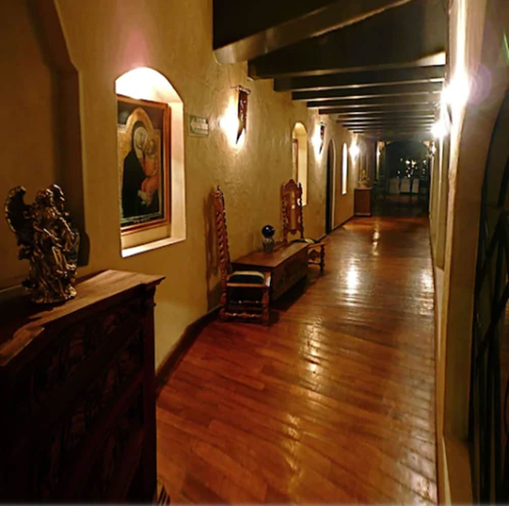 Hotel Castillo Santa Cecilia 29/70