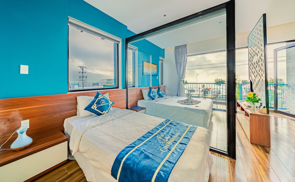 Beach, Deluxe, Suite, King Bed, with View