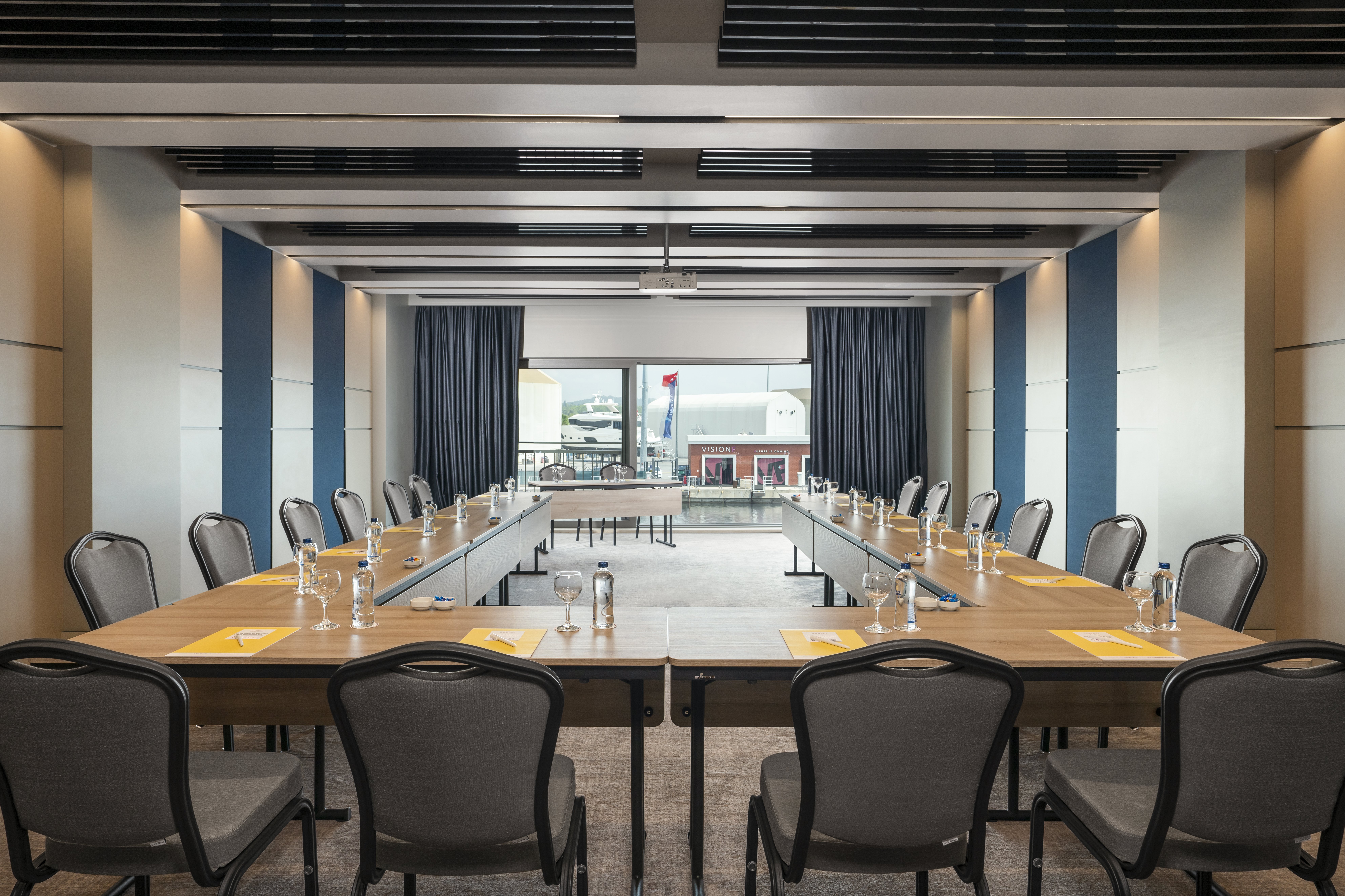 Crowne Plaza Istanbul Tuzla Viaport Marina 73/82