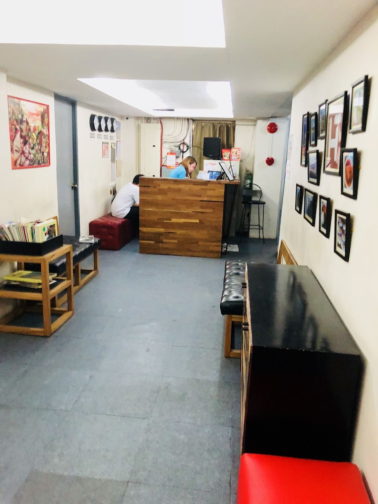 Hometown Hotel Bacolod - Lacson 65/74